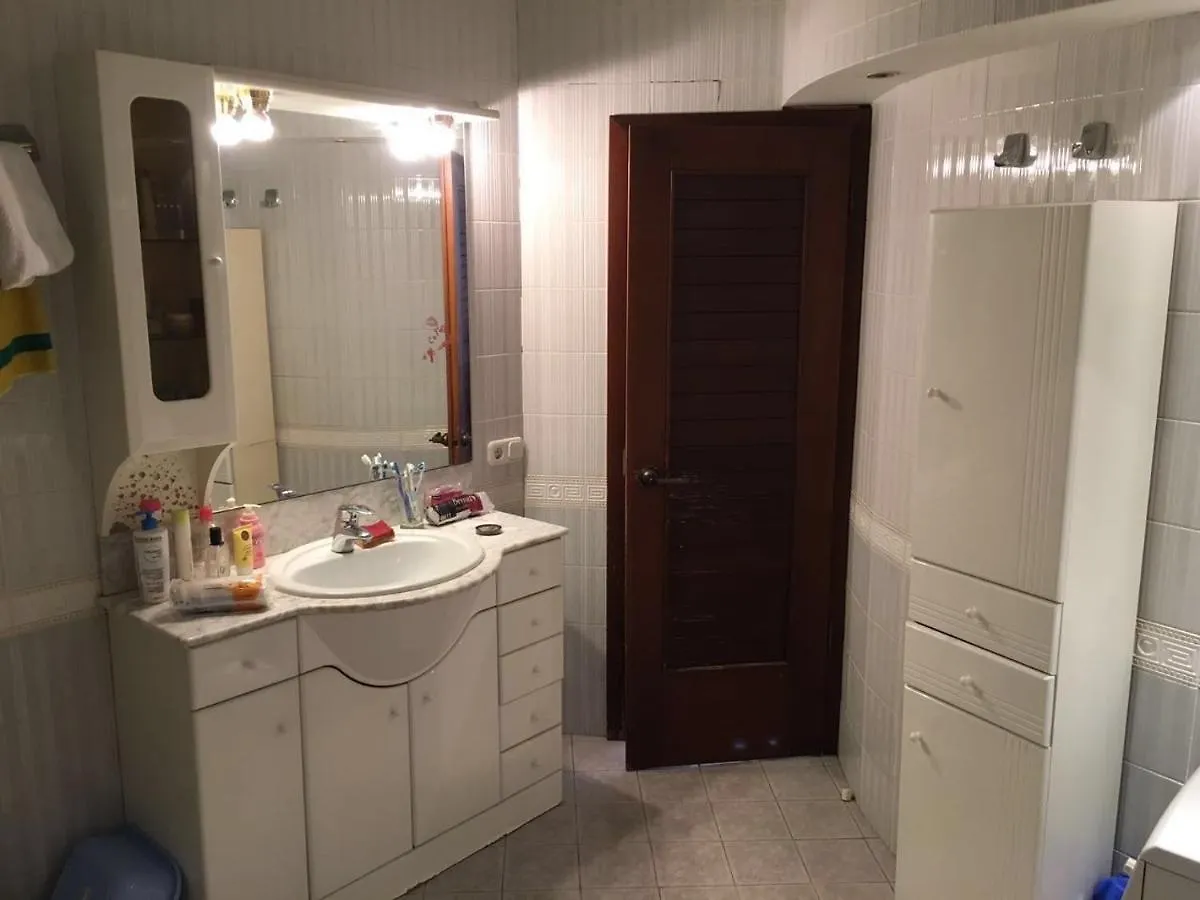 아파트 Bright Spacious 2 Bedroom Apt In Heart Of Almaty!
